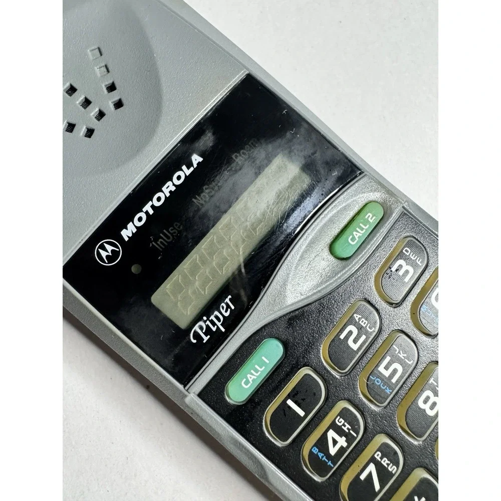 Vintage Motorola Piper Flip Cell Phone. No Charger, Untested.